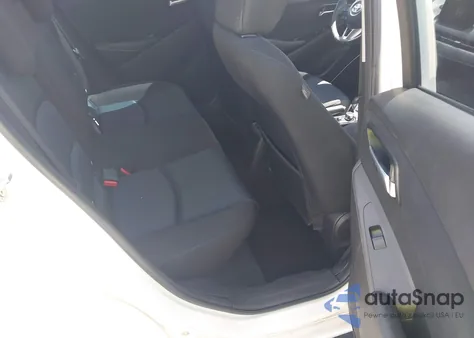 2018 Toyota Yaris Ia из США, поврежденный, VIN 3MYDLBYV2JY300619